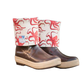 Legacy Fishing Boot with Salmon Sisters Prints 15in