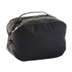 Black bag Front of Patagonia Black Hole Cube 6L 