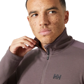 collar of Helly Hansen Men's HP Half-Zip Pullover 2