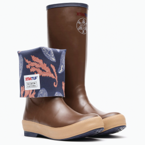 Legacy Fishing Boot with Salmon Sisters Prints 15in