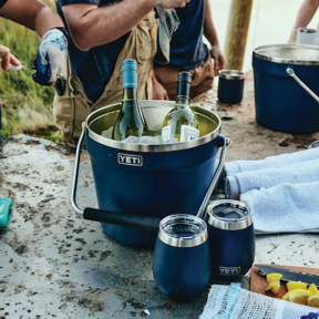 Beverage Bucket with Lid
