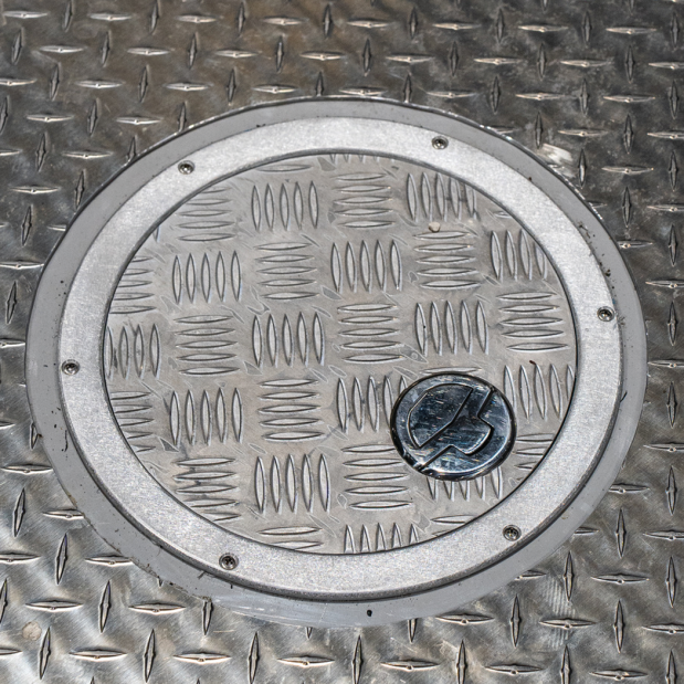 4000 Series Tread Plate Round Access Hatch