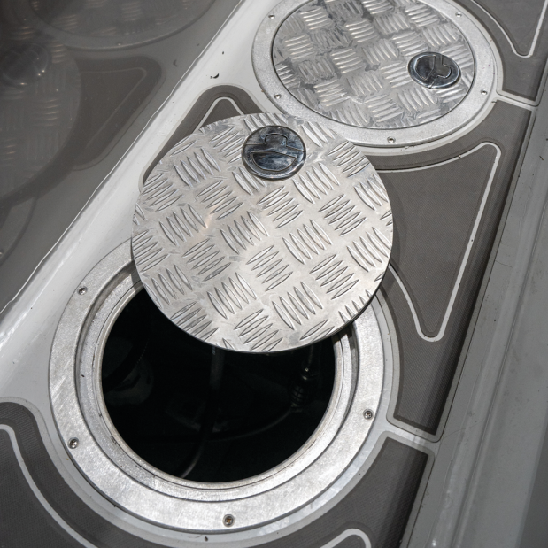 4000 Series Tread Plate Round Access Hatch