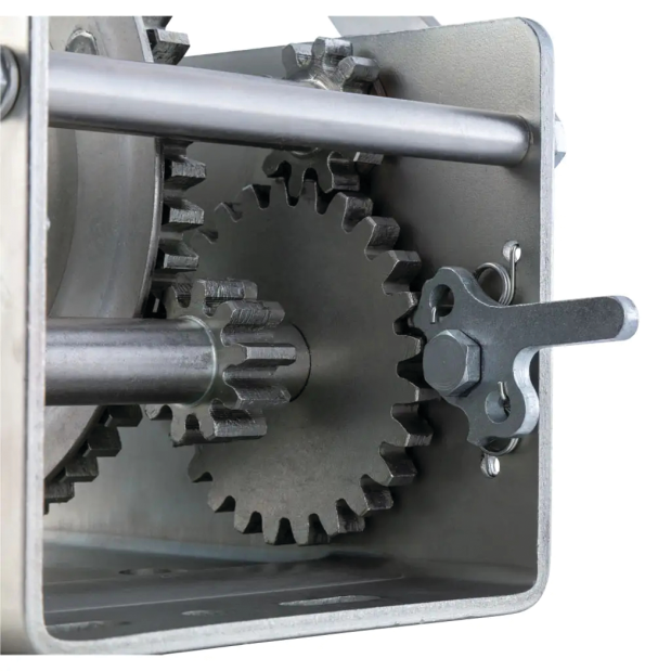 Hand Crank 2-Speed Trailer Winch - 2,600 lbs, 10.6" Handle