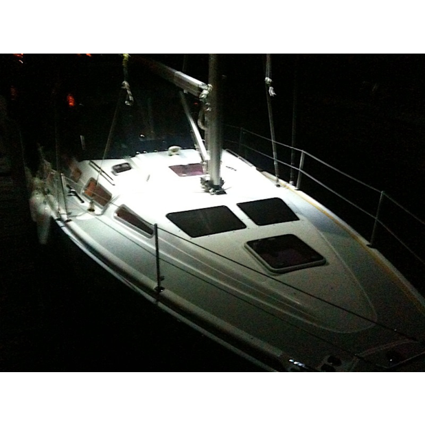 deck view of Dr LED Kevin X4 LED Spreader & Spot Light - White