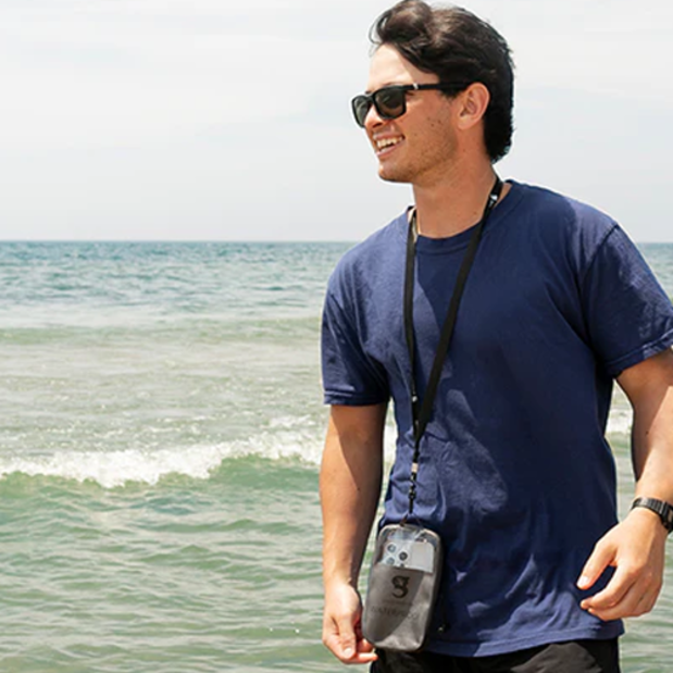 use of Geckobrands Waterproof Phone Pouch Plus