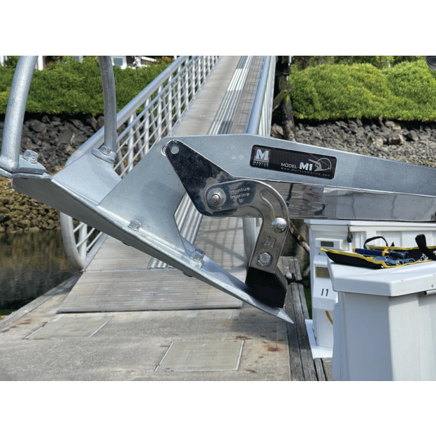 Mantus Anchor Guard - Stabilizer for Bow Rollers