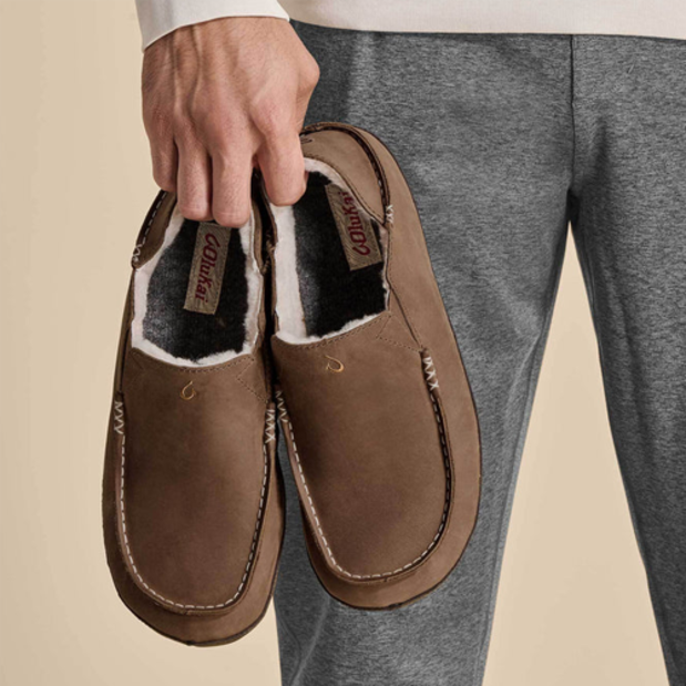 pair of Olukai Moloa Slipper