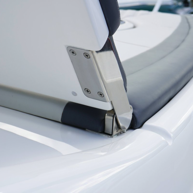 Command Ratchet Hinge