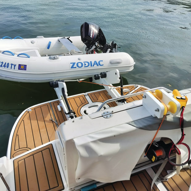 Tilting Davit Chocks with Wheels