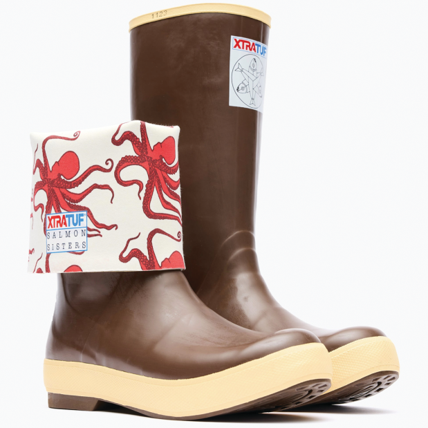 Legacy Fishing Boot with Salmon Sisters Prints 15in