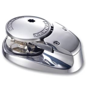 Lewmar V700 Vertical Windlass